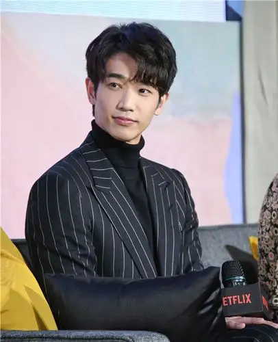 刘以豪《极道千金》见面会挑战模仿游戏