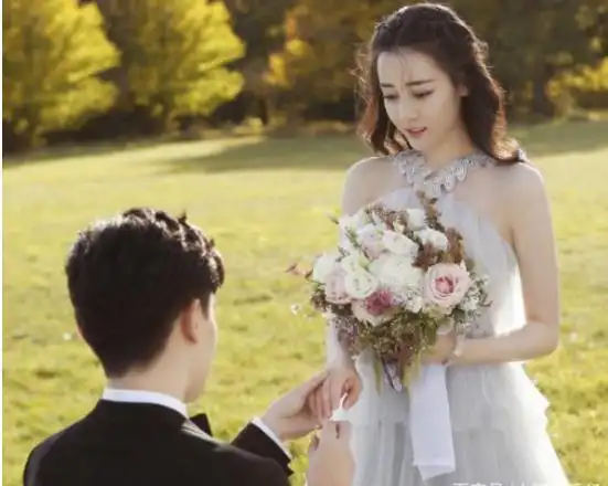 迪丽热巴的男朋友是谁结婚照迪丽热巴的照片大图