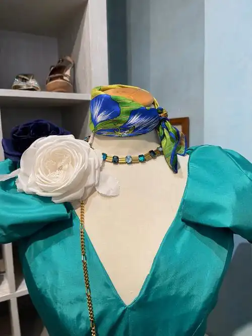 1980年代孔雀绿礼服