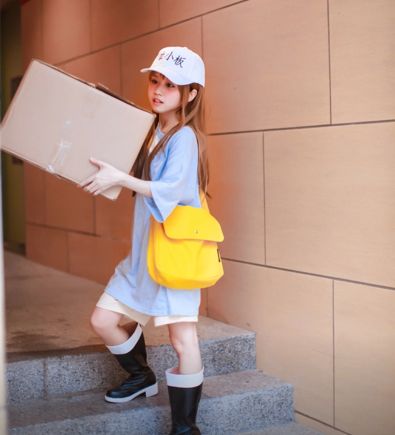 小萝莉神cos血小板,这只小萝莉已成年,网友:我不信