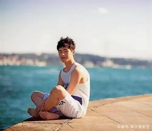 刘昊然被同学吐槽上课玩游戏,原来他还是重度游戏迷,很接地气了