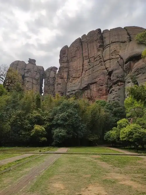 江西弋阳龟峰景区,壮观的丹霞,弋阳旅游攻略 - 马蜂窝