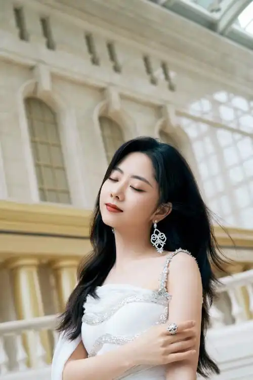 谭松韵夏日白裙##谭松韵夏日ootd