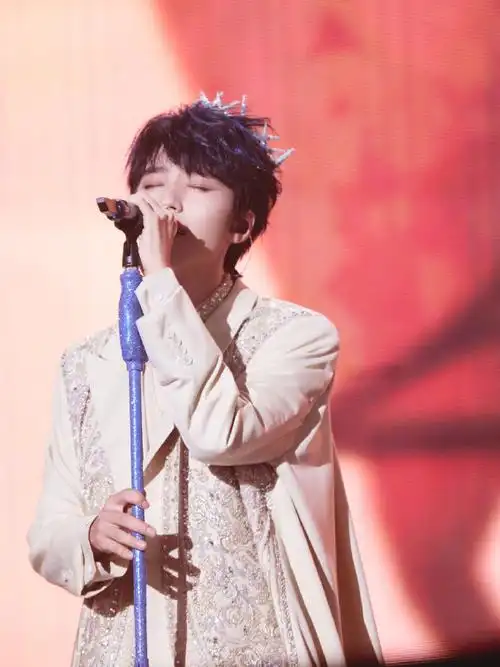 陪王俊凯奔赴每一个十年