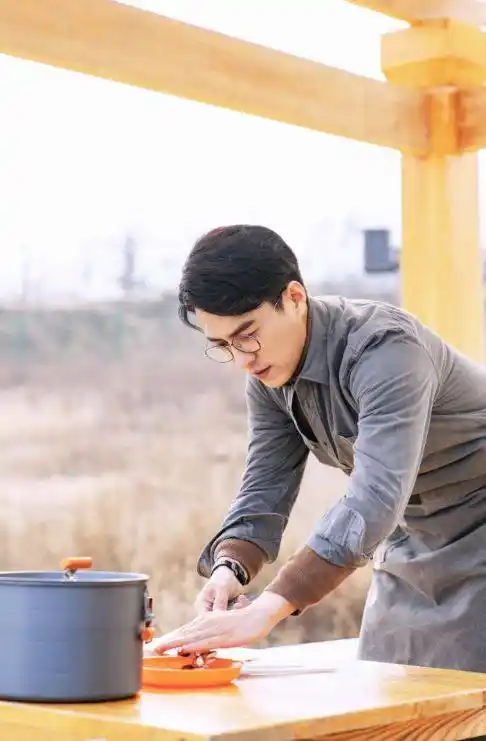 温暖的味道5月31日新闻综合频道将播靳东演绎第一书记展现田园之美