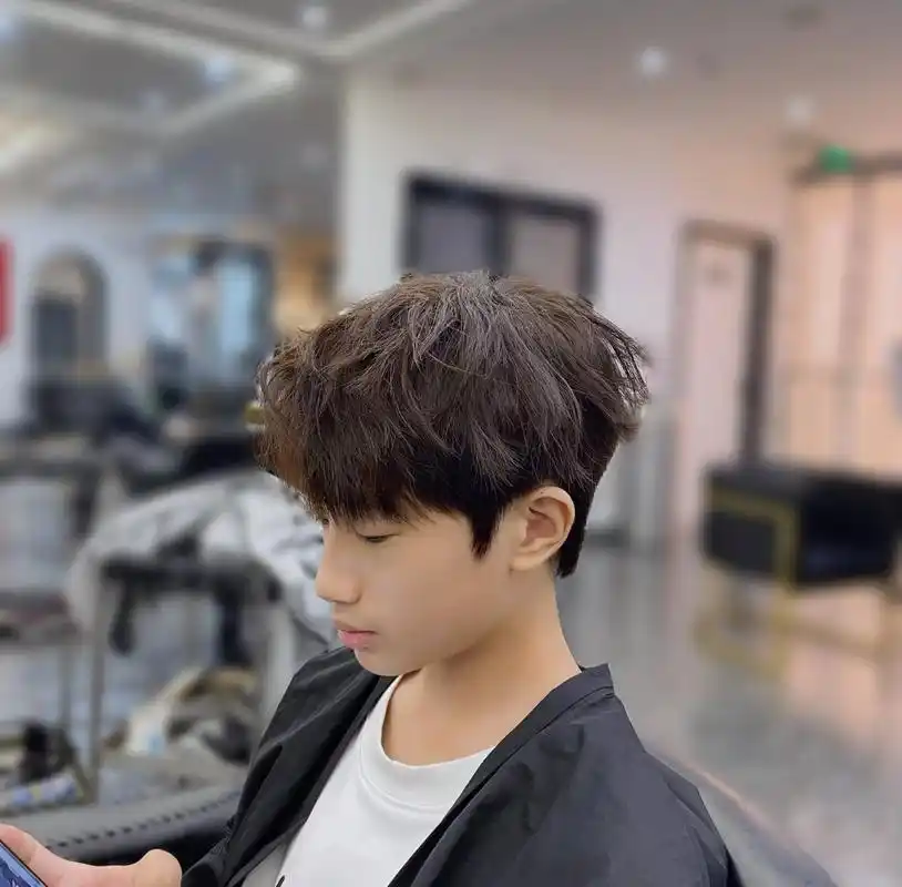 少年感微分碎盖发,学生党发型首选! 微分碎盖发型,拒绝平庸!