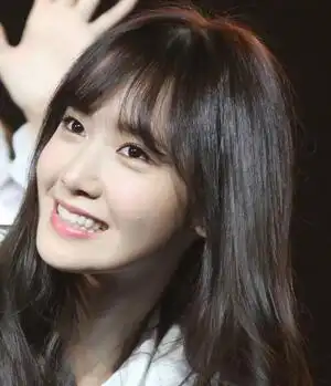 长脸剪什么发型最好看简单齐刘海给你瓜子脸