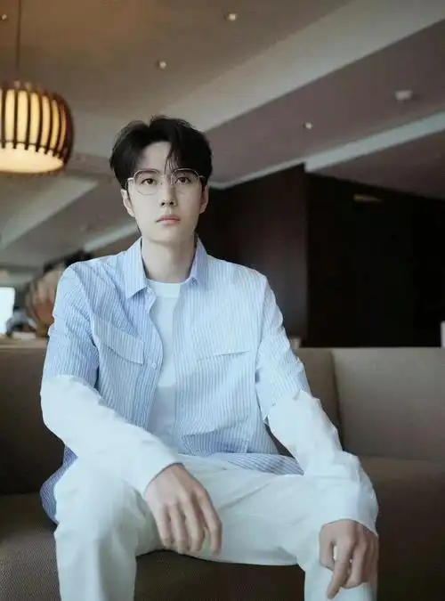 那么你觉得肖战和王一博两个人穿上