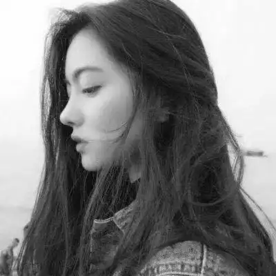 黑白女生高冷侧面