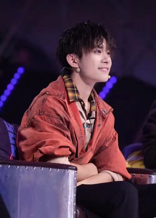 易烊千玺这就是街舞总决赛图片16