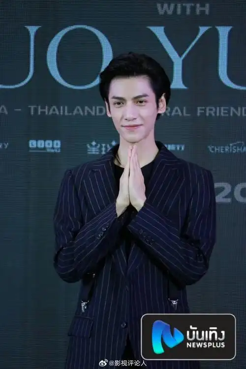 泰媒镜头下的大背头帅哥状态太好啦@罗云熙leo