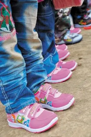 轻松管理手机 免费下载应用孩子们穿上了新鞋.