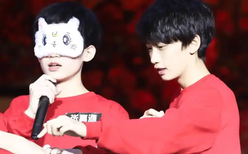 【泗源】递给你的一只耳机 是送你的新年礼物