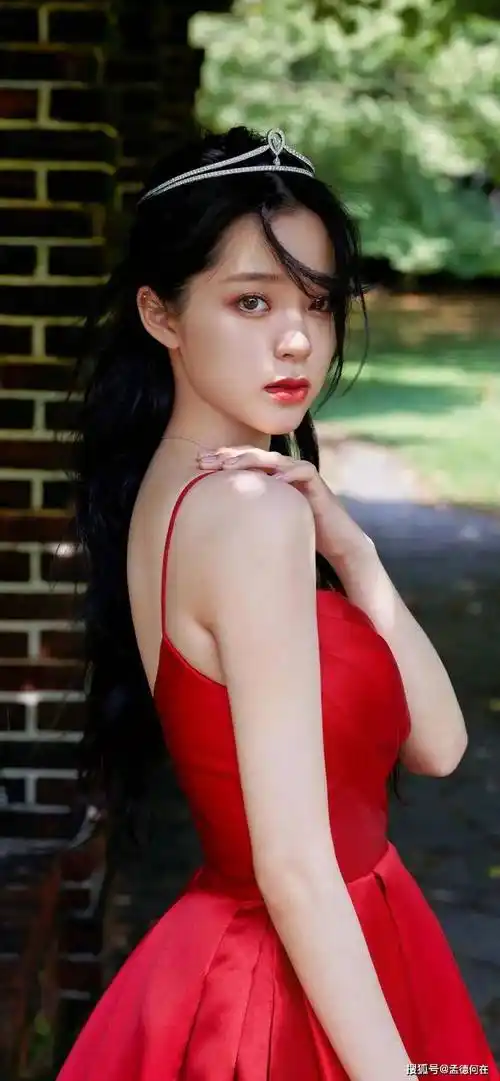 23岁欧阳娜娜,身材饱满性感迷人!_成为了_魅力_总能