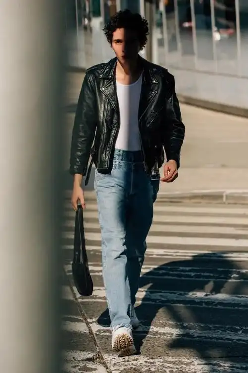 女人心里都忘不了穿皮夹克的男人