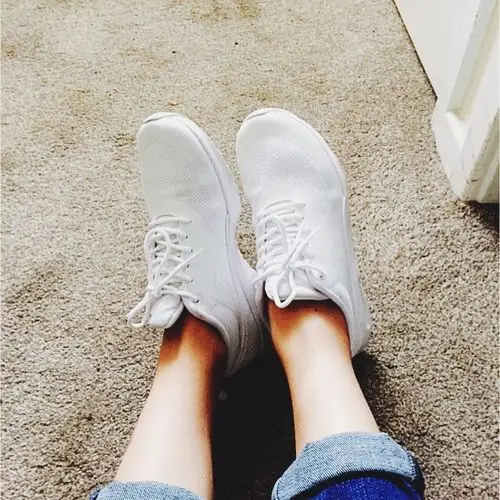 本来是想买keds小白鞋,觉得夏天一定要有小白鞋啊,可看到