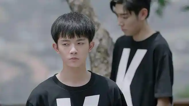 亲爱的热爱的:度假还要训练,97十分委屈,当场就炸毛!