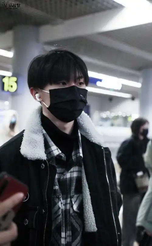 时代少年团新闻210111马嘉祺清晨现身杭州机场飞北京小马队长录制到