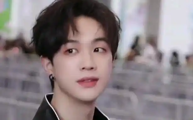 cv倒霉死勒 吴韬宝宝真的是又帅又可爱!