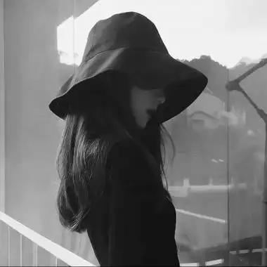 女头丧系真人黑色系 高清冷色系的小姐姐照片高冷真人头像_女生头像