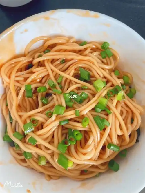 家常葱油拌面简单好做好吃