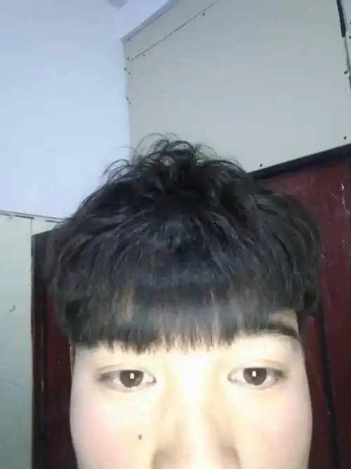 理发店没烫好我该去找麻纹理烫 男 中间不蓬松被药水压死了 我该怎么