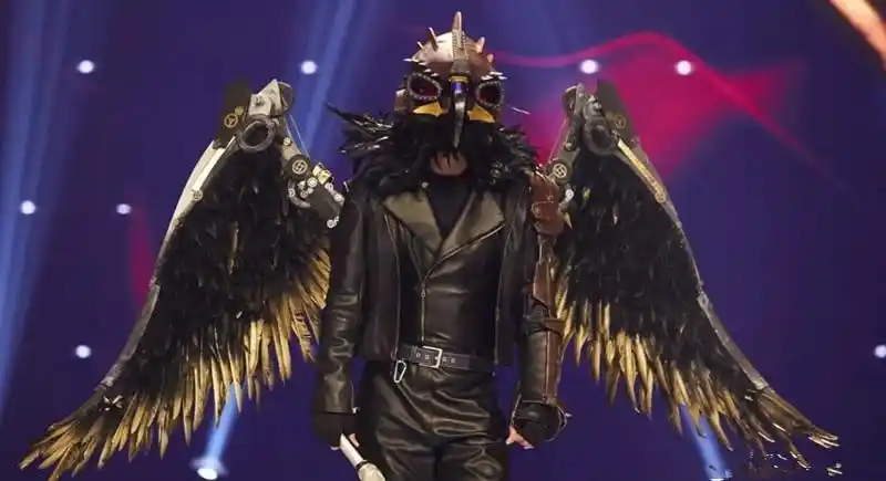 《蒙面唱将4》那英辨识度高,揭面没悬念,迪玛希可惜只来一期