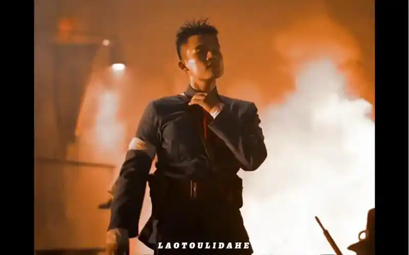 欧豪:谁敢凑热闹,那就打.02#建军大业0202#欧豪0202#压迫感