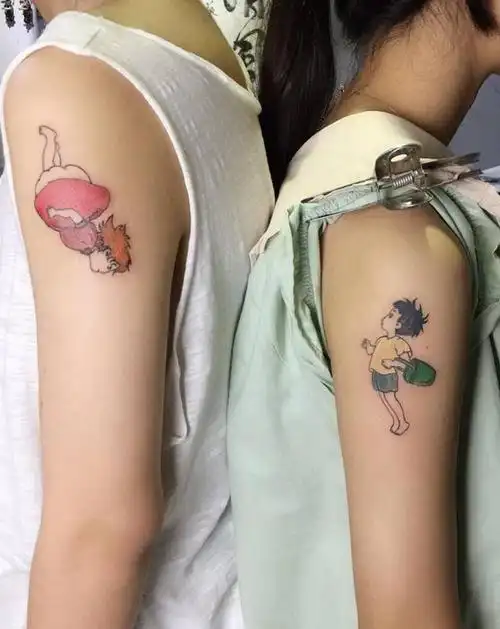 波妞与宗介(情侣款)纹身图片_手臂纹身图案