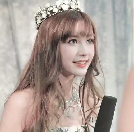 angelababy早年照片曝光,整没整容一目了然:你确定这是一个人?_杨颖