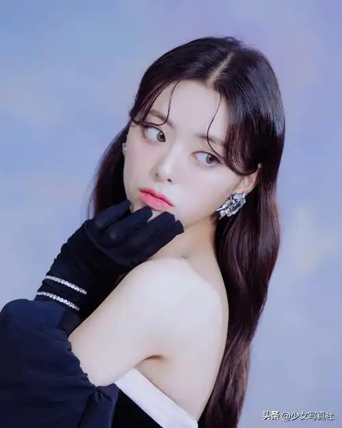 超绝身材,韩国女团itzy成员申有娜yuna写真!