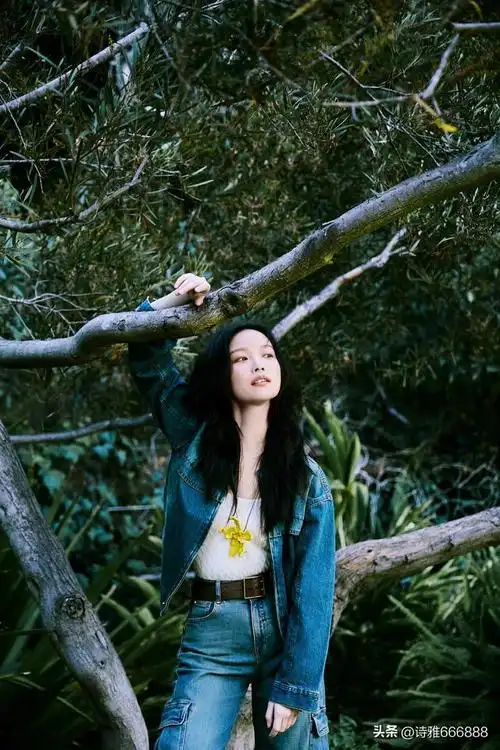 倪妮0808生日大片来袭,一袭牛仔套装穿搭又美又飒,36岁生日快乐