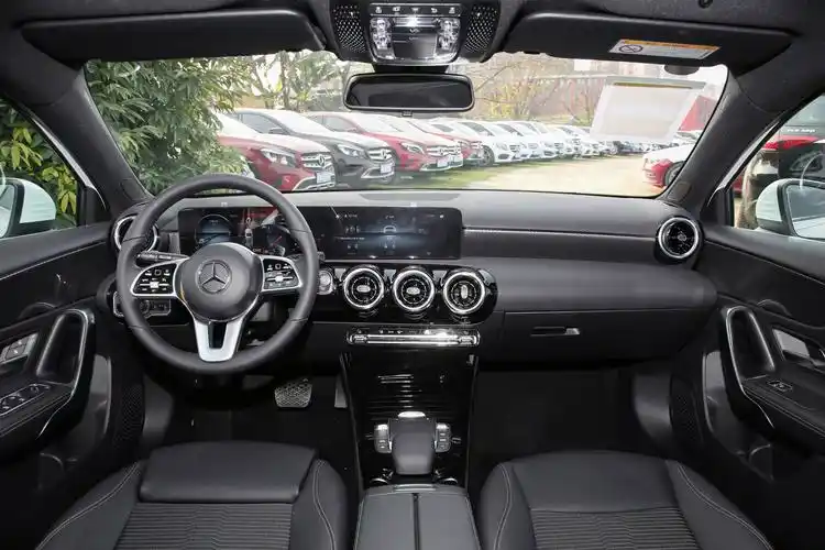 2022款 奔驰a级(进口) a 180内饰