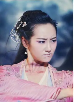 难怪看《天生要完美》中高颖眼熟,竟是《花千骨》中的她,眼拙了