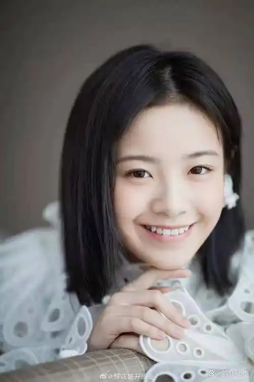 美女李庚希,不断收获成功,新生代女演员中的佼佼者