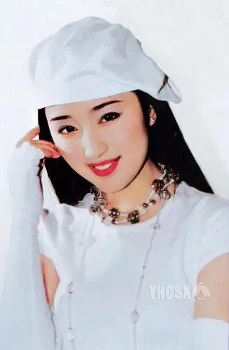 杨钰莹有很多歌曲并非首唱,却被她唱成了经典,为此还曾惹上官司