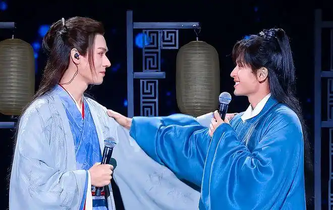 张哲瀚含泪许诺龚俊我永远都在山河令全员告别天涯再会