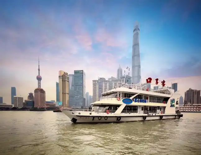 18,浦江游览6背景:2010年9月全新豪华游轮:洁白,干净,典雅,豪华.