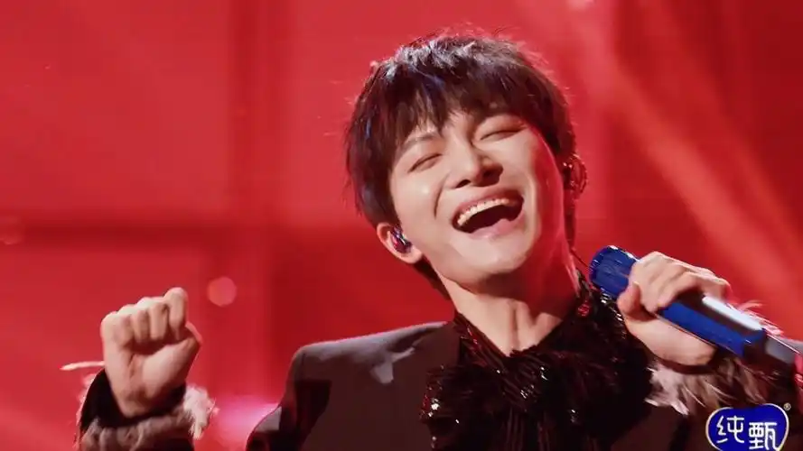 《创造营2021》周深首秀舞台《自己按门铃自己听》