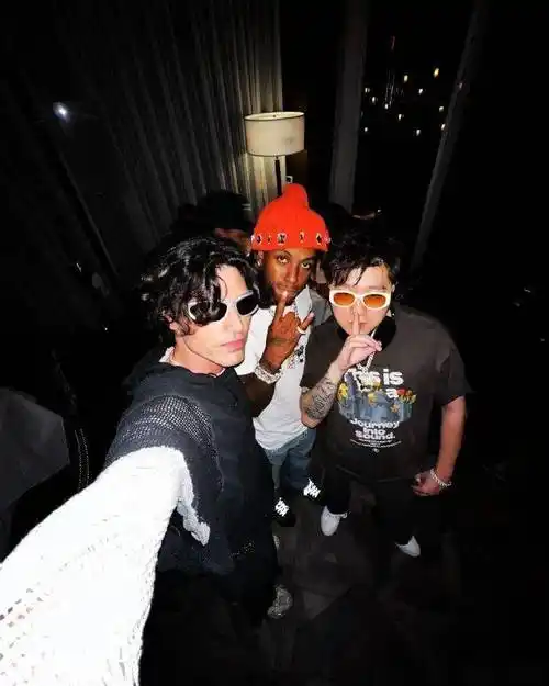 王以太晒国外顶级rapper合影!透露将会有大动作?_闪火_myles_william