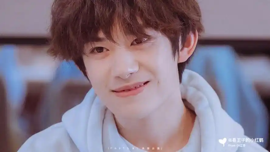 78易烊千玺壁纸