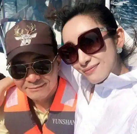 秦海璐自信地说:"水,食物和老公.