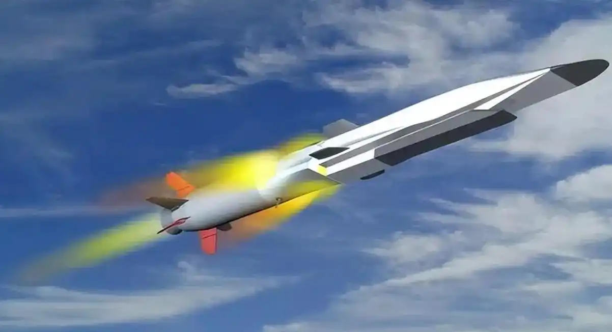 鹰击21高超音速导弹有多强?五项优势尽显,反舰打航母更专业