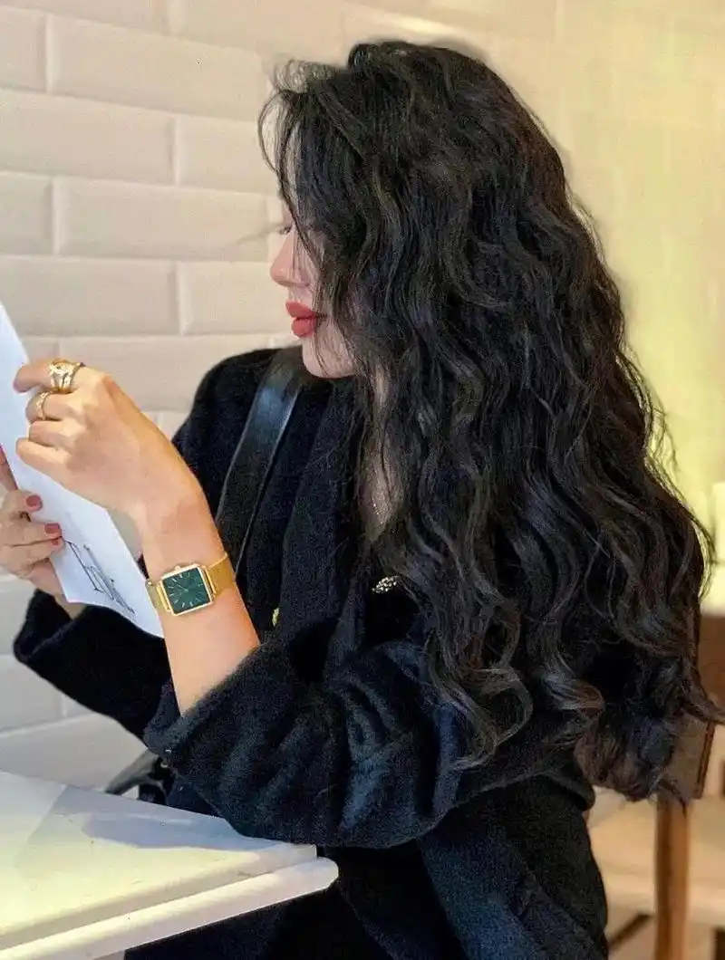 黑色也巨好看的法式烫发,救命啊!
