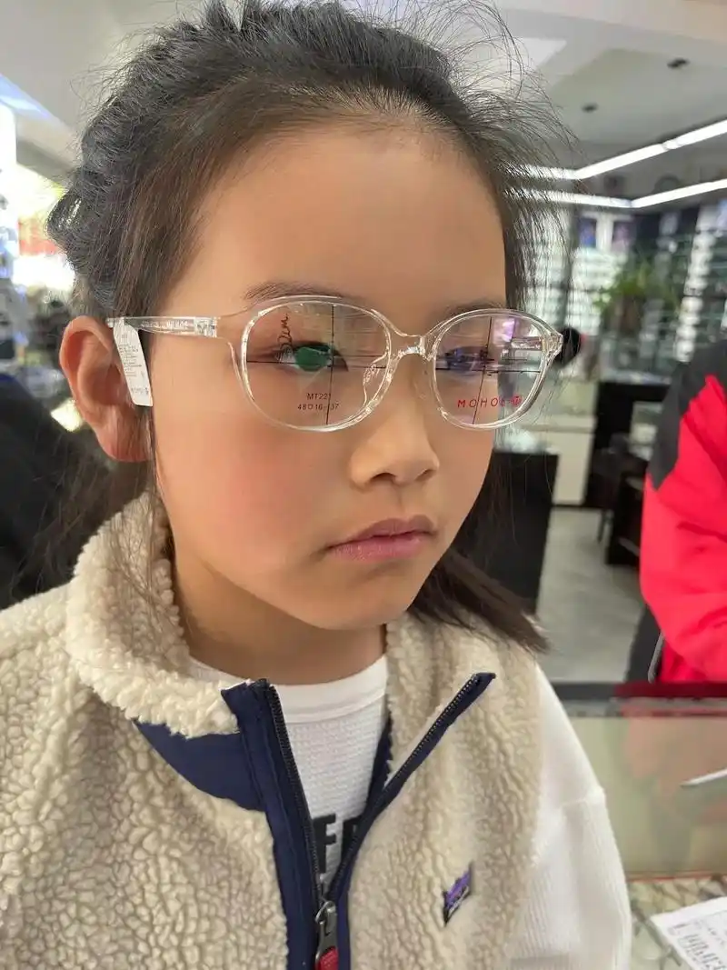 我的女儿近视了