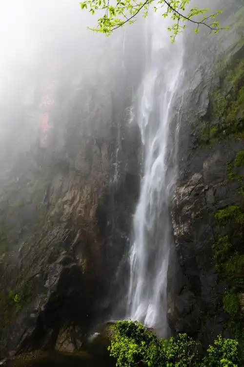 宜春旅行烟雨缠绵明月山云海飞瀑惹人醉