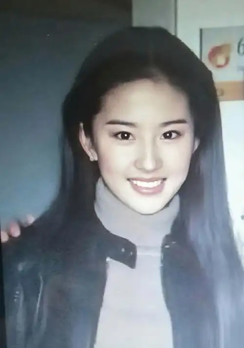 刘亦菲正脸好看还是侧脸好看?