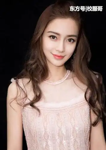 卷发最美的四位女星,关晓彤上榜,林允排名第二,第一美艳动人!