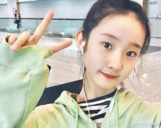 张艺凡看tfboys的演唱会,看到她支持的是谁后,网友:有眼光!