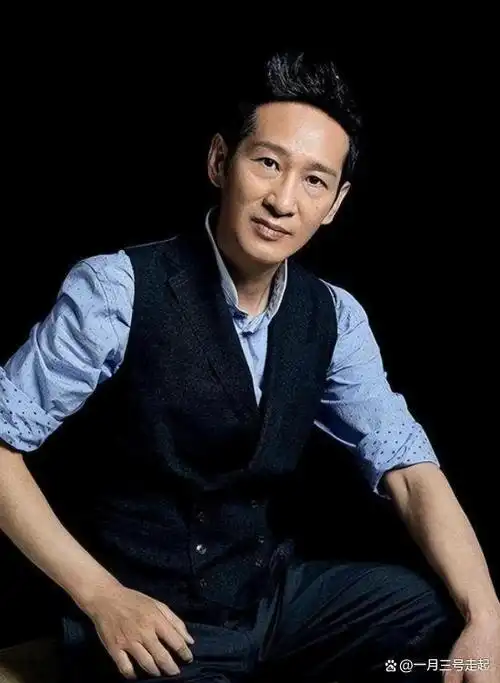 王劲松:一路走得苦!有戏演就对,55岁没儿没女又如何?